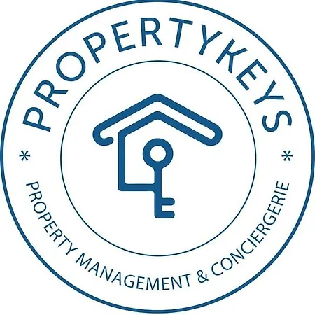 L'eclipse -12p, Vue Au Pied Des Pistes Et Σαλέ