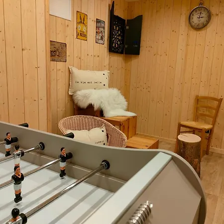 L'eclipse -12p, Vue Au Pied Des Pistes Et Σαλέ *