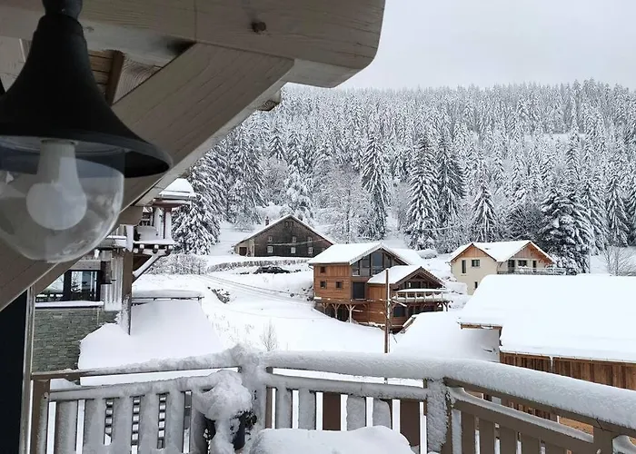 L'eclipse -12p, Vue Au Pied Des Pistes Et 제라르메르