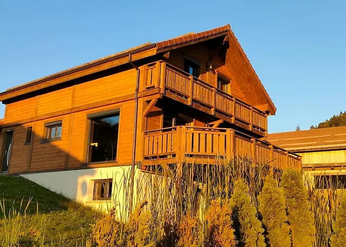 L'eclipse -12p, Vue Au Pied Des Pistes Et 샬레