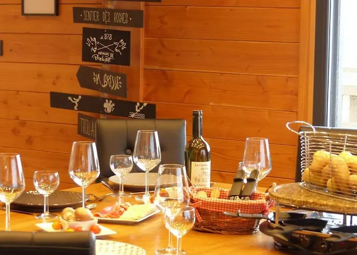 L'eclipse -12p, Vue Au Pied Des Pistes Et Dağ evi