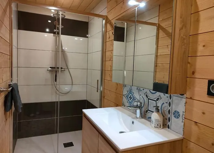 L'eclipse -12p, Vue Au Pied Des Pistes Et 제라르메르