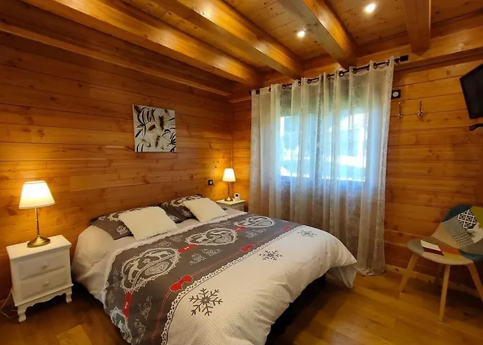 L'eclipse -12p, Vue Au Pied Des Pistes Et *