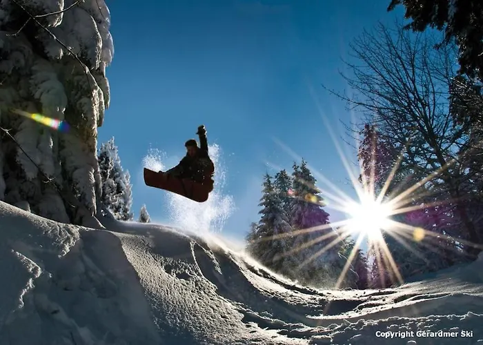 L'eclipse -12p, Vue Au Pied Des Pistes Et 샬레 *