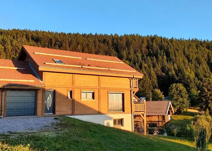 L'eclipse -12p, Vue Au Pied Des Pistes Et