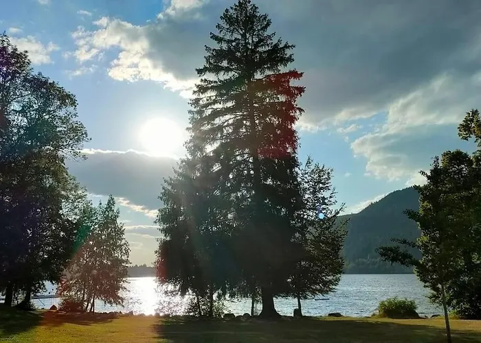 L'eclipse -12p, Vue Au Pied Des Pistes Et