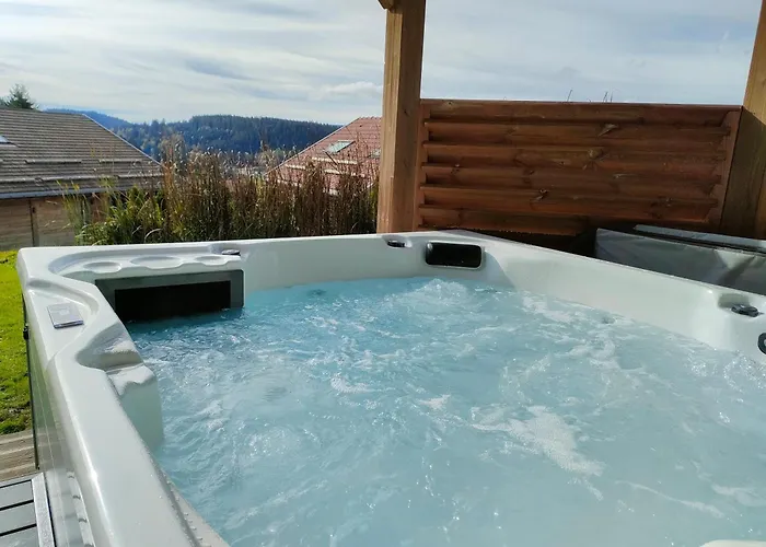 L'eclipse -12p, Vue Au Pied Des Pistes Et *